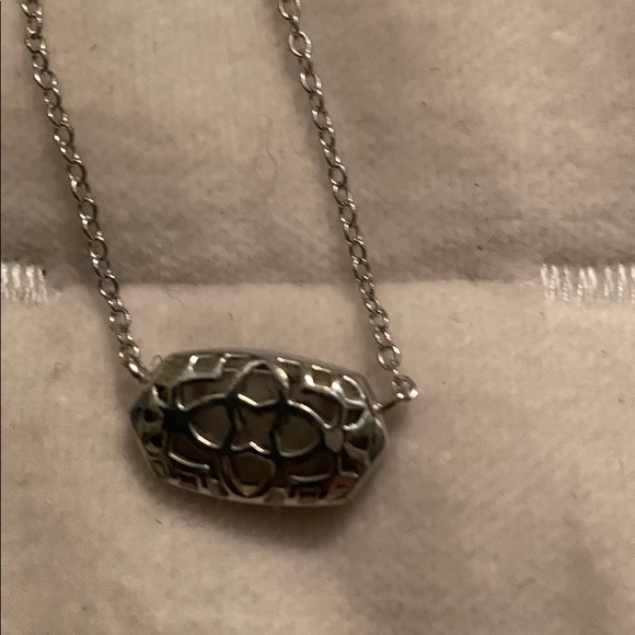 Kendra Scott necklace - Picture 3 of 3